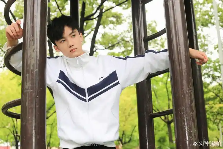 糊宝认脸|内卷05年的孙浠伦弟弟都开始秀肌肉了