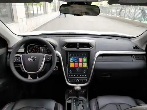 明日上市/内饰提升 奔腾x80 live亮相