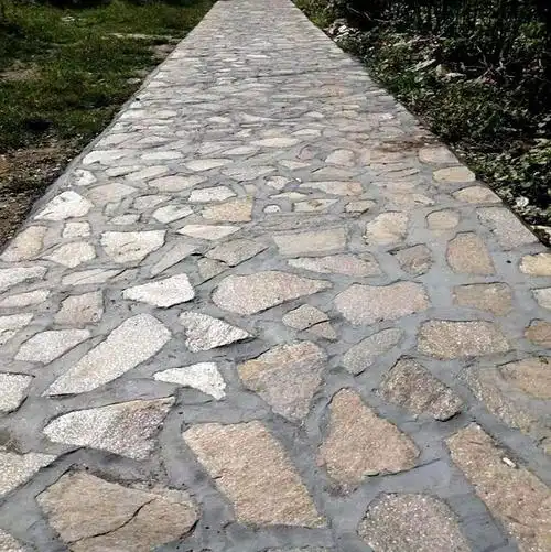 广场铺地碎拼乱形石 青灰色乱形石 灰色碎拼石 不规则冰裂纹铺地石