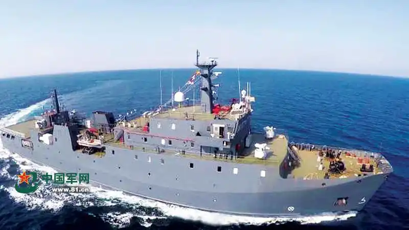 中国陆军新船可运坦克登陆捍卫南海太平组图