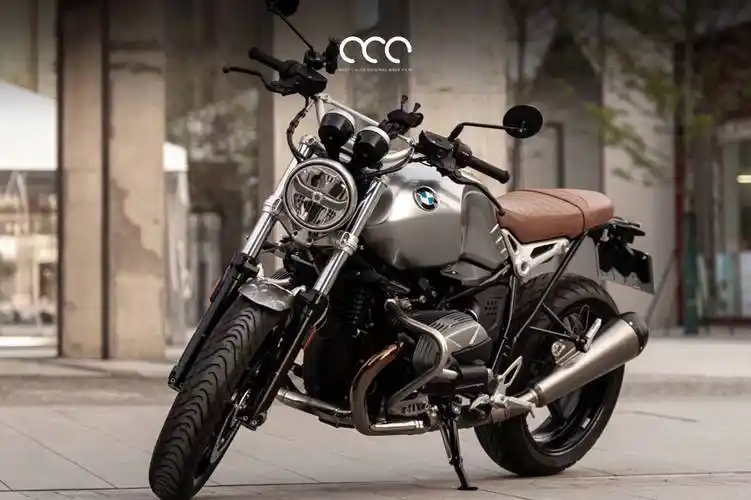 宝马拿铁摩托车漫彩改色膜gt银,比较纯净的银色