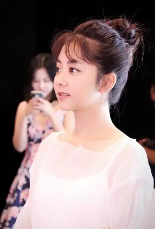 丸子头女明星大盘点,快来看看你爱豆这个造型好看吗?