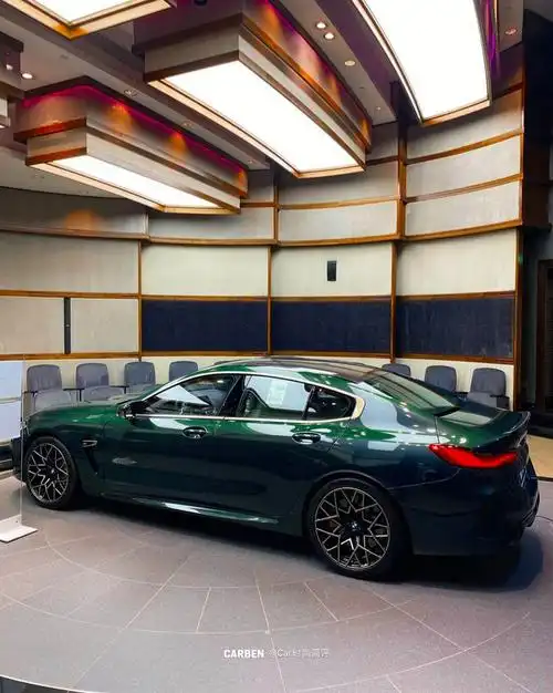 宝马m8四门轿跑车极光版,该车全球限量400台,中国配额为5台,这太