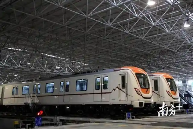 广州地铁12号线:白云区～越秀区～海珠区～番禺区～大学城南站