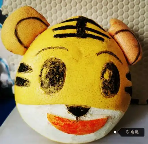 创造力及想象力,我们小3班开展了"柚子大变身"创意比赛