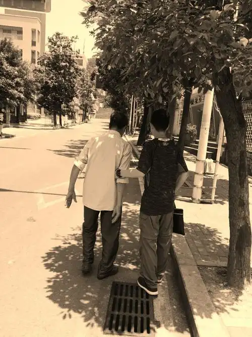 时光,时光,你慢些吧…,别让老父亲老得太快了!