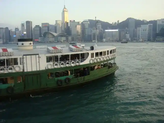 p>维多利亚港(英语:victoria harbour)简称维港,是位于 a target="