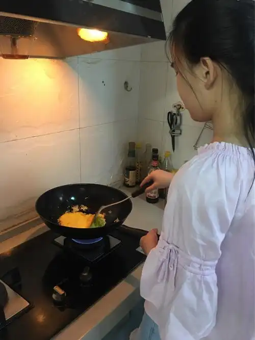 亲手做饭——番茄炒鸡蛋