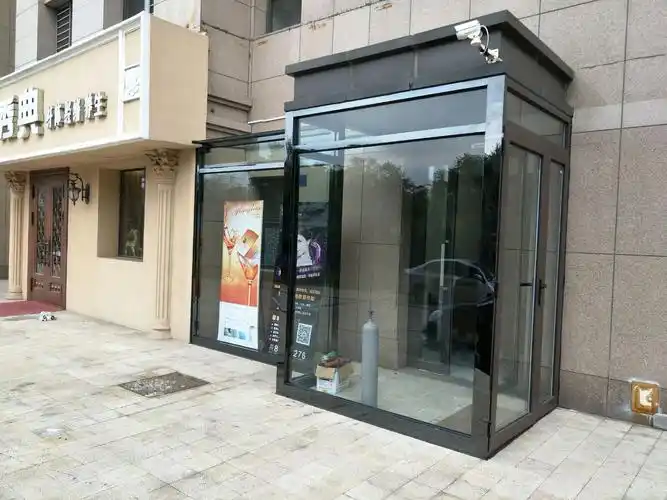 白钢黑钛板门斗