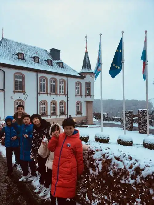 你好,卢森堡! 中国民间乒乓使者来了