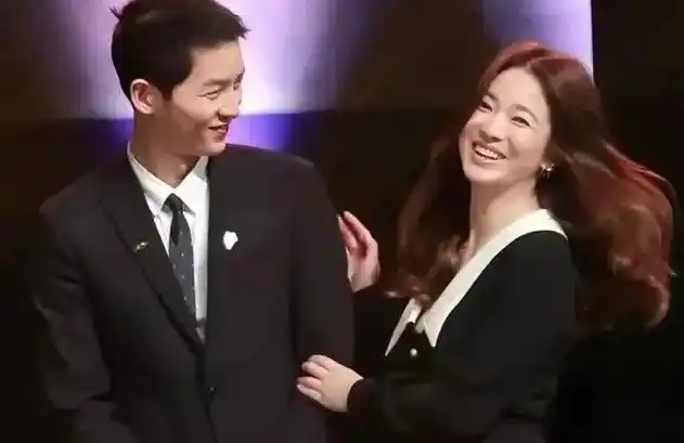 离婚5年宋仲基还在背刺宋慧乔