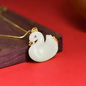 天鹅纯银和田玉吊坠女圣诞节过年轻奢小众玉石项链送女友新年礼物