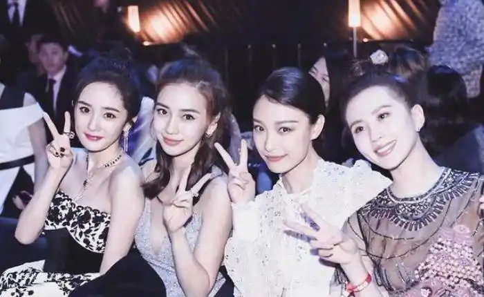 四大花旦和四小花旦四大花旦和四小花旦的比拼