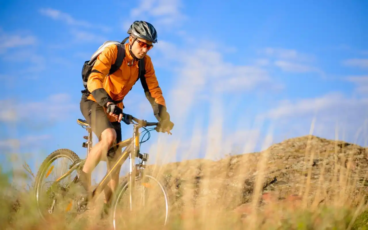 有氧运动骑自行车唯美图片电脑壁纸