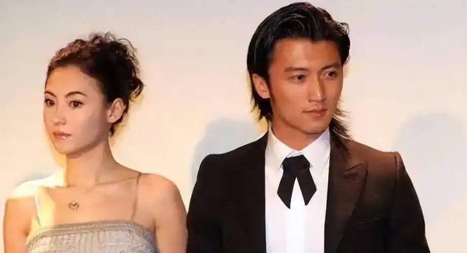 有种"整容"叫谢霆锋离婚,王菲张柏芝变化不大,他却像换了个人_天王