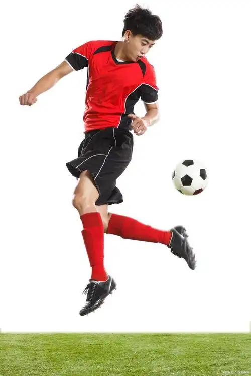 足球运动员一场比赛跑多少公里