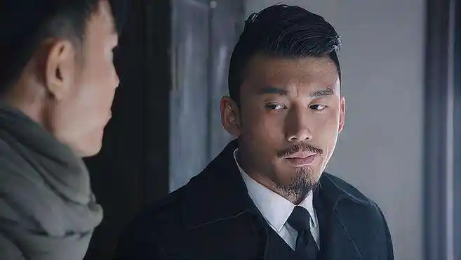 绝地反击:孙大刀没饭吃,指导员把自己的给他,童齐刚秒变柠檬精-影视综