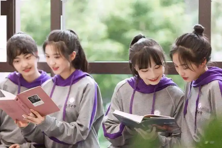 【巴蜀中学四季校服】令人心动的青春,从这里开始~_行业_企业_平台