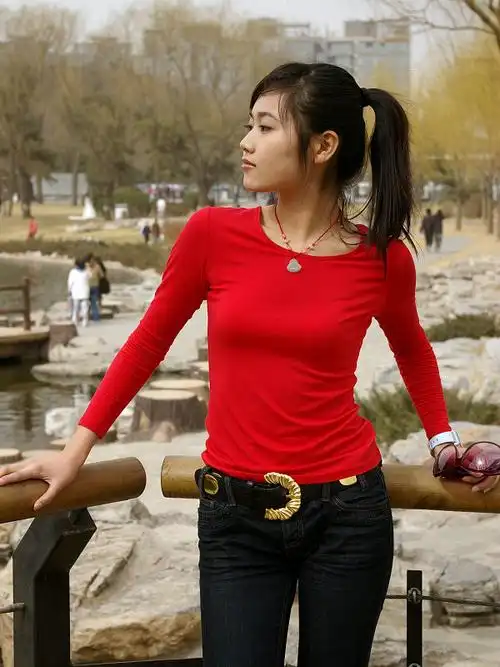 15日陶然亭公园外拍 有酒窝的红衣mm很可爱