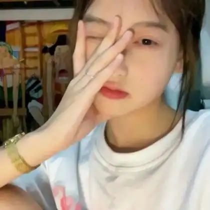 女生真实自拍头像