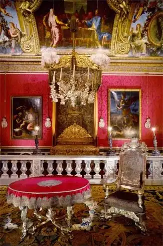 年到1689 年间,法国国王往凡尔赛宫内的大套房里搬入了许多银质家具