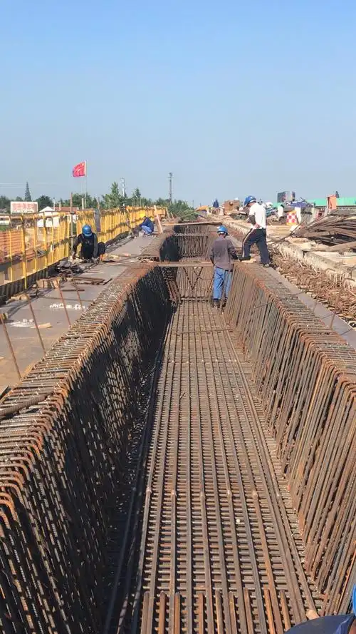 2,老g204左幅现浇梁横梁钢筋绑扎.