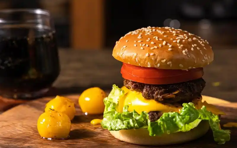 双层巨无霸牛肉芝士汉堡