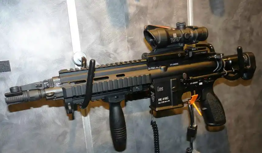 p data-id="gntiyhnglv">hk416自动步枪(英文:hk416 assault rifle)