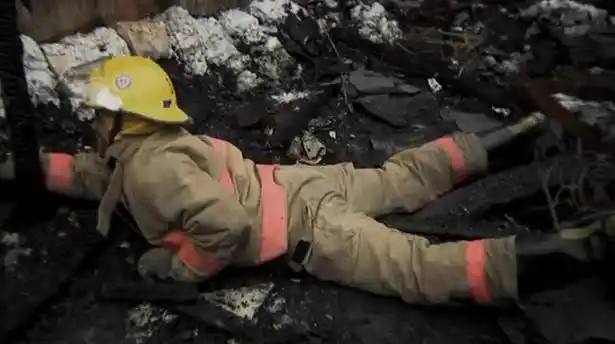 异虫咒泥虫钻肚脐视频在线观看 - 西瓜视频