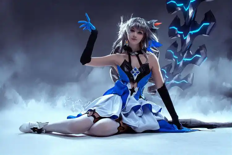 透明绝对领域的2b小姐姐 一周大师级cosplay赏