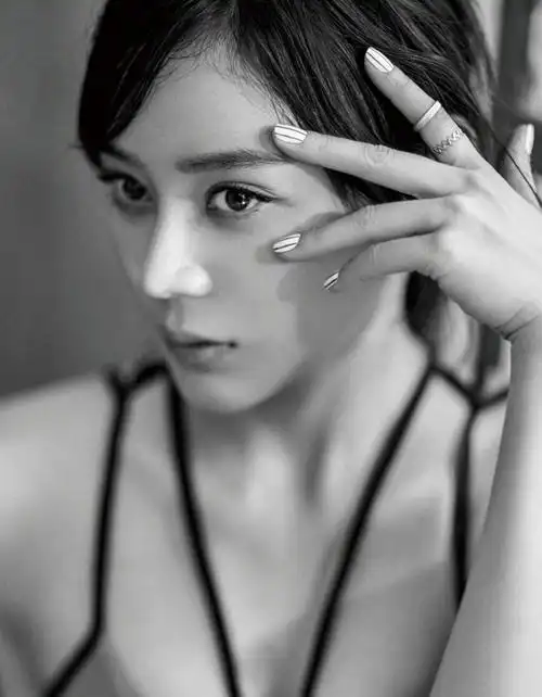 图片大全 明星 袁姗姗《男人装》性感杂志封面高清图片 (4/ 7) 2017