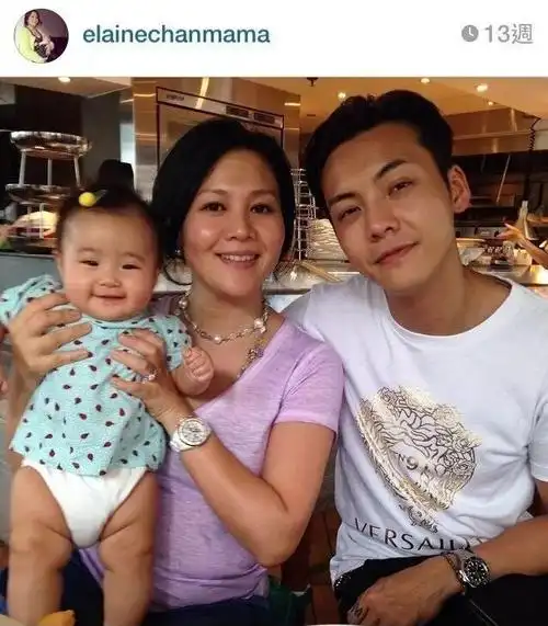 鹿晗是大院子弟王嘉尔家世显赫演艺世家关晓彤明星的家庭背景好像都不