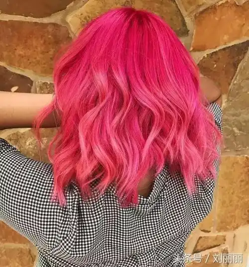 染过红色的头发该如何改色