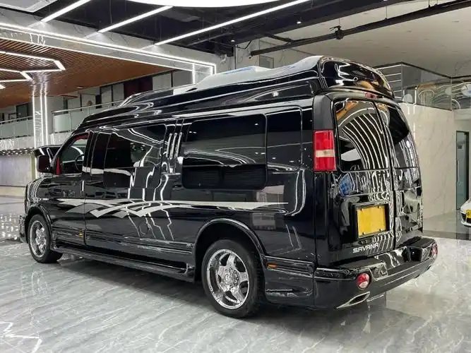 【天津】2017年2月 gmc savana 2013款 6.0l 领袖级商务车 自动档