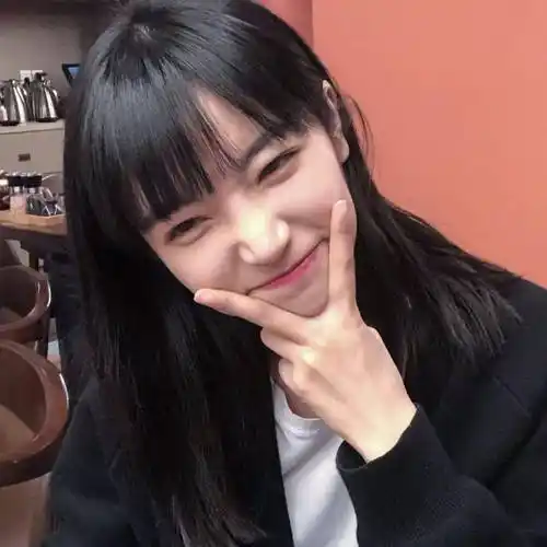 女生头像丨一个拥抱就能解决的问题为什么要讲大道理