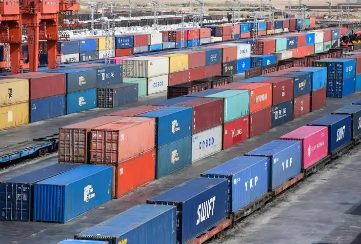 二连浩特口岸中欧班列运输集装箱今年已突破8万标准箱