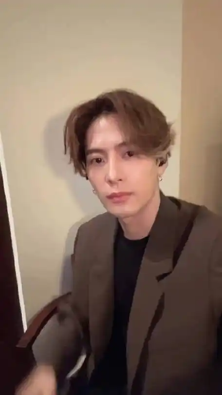 magicman2#  【9gag ig 更新@王嘉尔相关】  @王嘉尔将在6月25日的