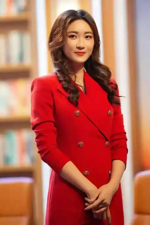 广东体育电视台主持人(广东最有魅力气质的女主播,《珠江新闻眼》节目