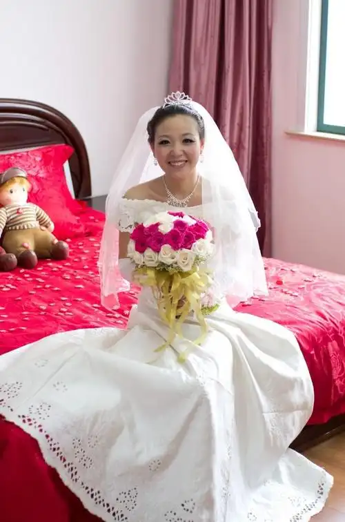 新娘子(亦是第一次拍人像)真的有那么差吗 求指教~--蜂鸟论坛照片套图