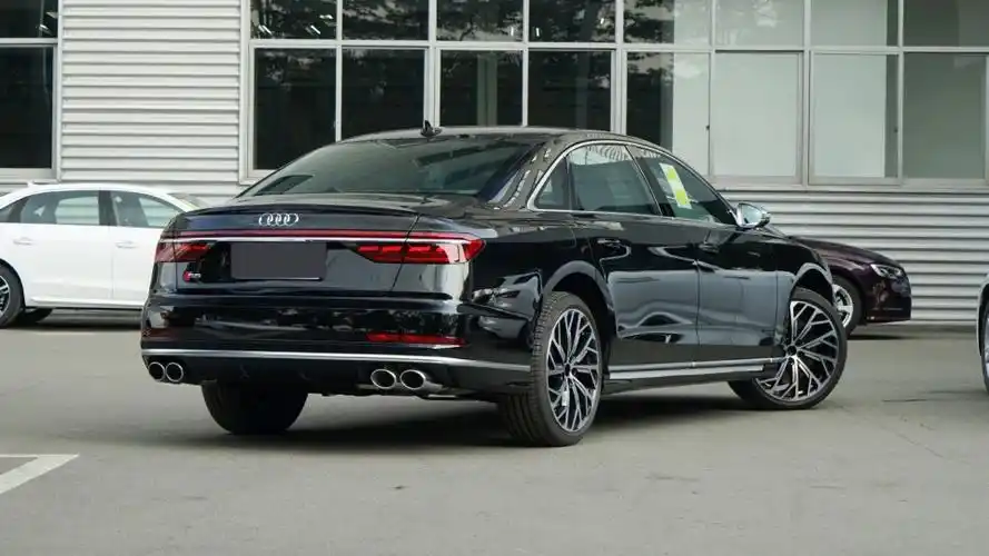 571匹高功v8机头2021款奥迪s8l来了4秒破百