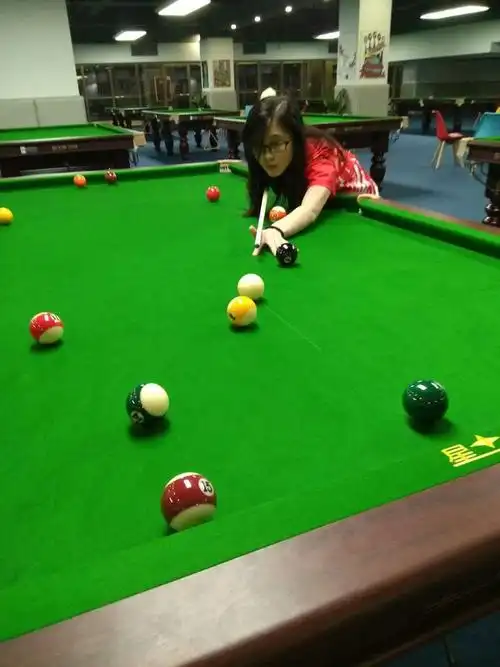 打桌球时的专注