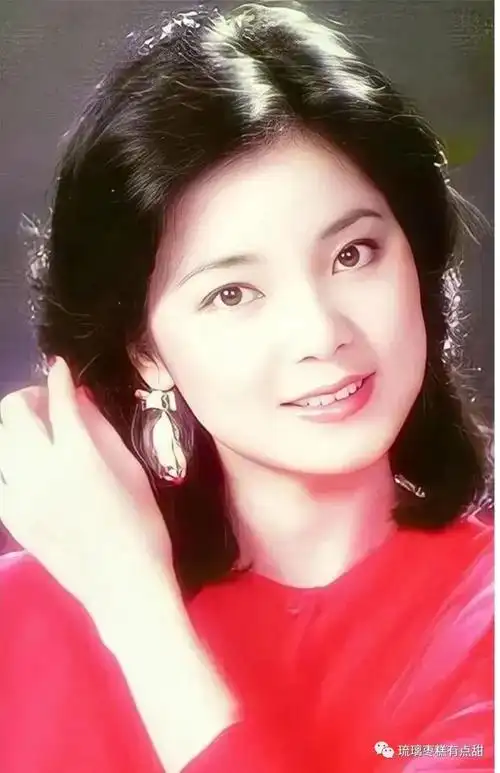 岁月从不败美人邓丽君100张珍贵高清照片建议收藏