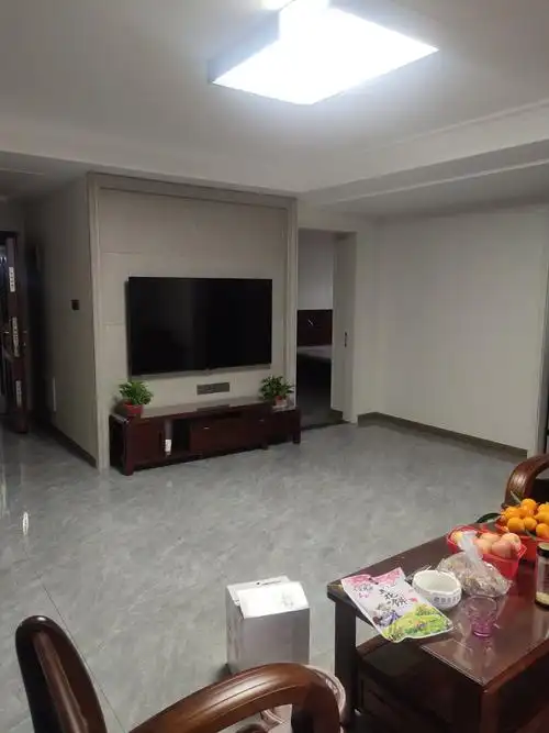 大客厅,看电视时别开窗,小心着凉