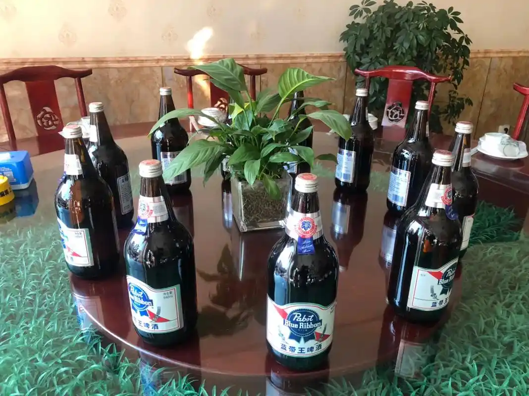 喝蓝带啤酒,要得就是微醉的感觉 - 抖音