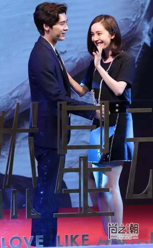 揭李易峰有没有女朋友 杨幂竟欲为其介绍