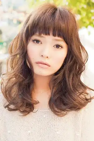 下巴宽不易嫁 教你修颜妆术 发型立变v脸