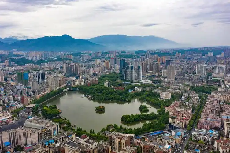 湖南郴州:住房公积金余额少的职工,可通过其他住房抵押等方式增加可贷