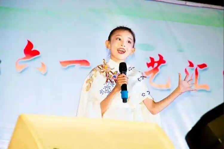 "童心向党    快乐成长"华蕾小学六一儿童节文艺汇演!