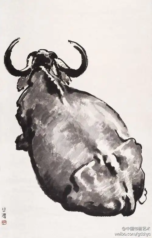 【 徐悲鸿《卧牛图》】此幅是一件较为大尺幅的作品,一只背向的牛几乎