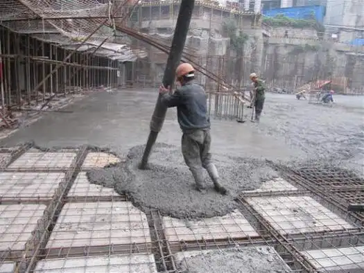 p>现浇混凝土就是在施工现场支模浇筑的混凝土,一般指现场搅拌的